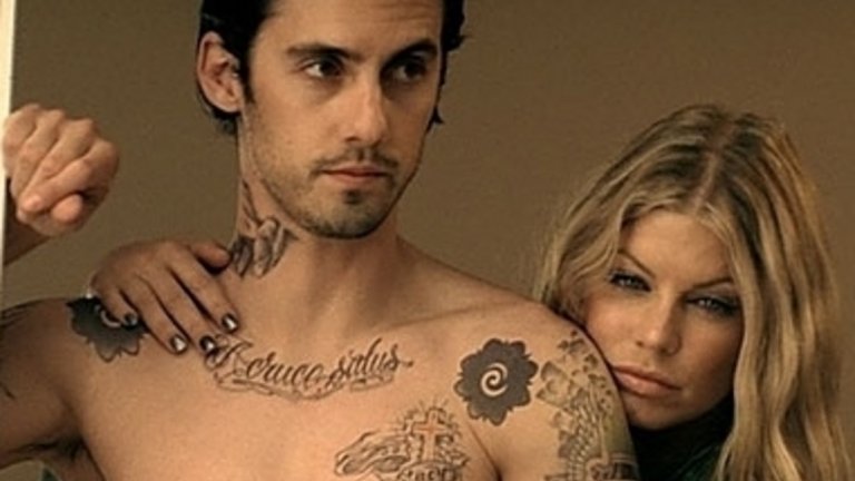 Майло Вентимиля 
Големите момичета не плачат или поне така твърди Фърги в песента си. Клипът към нея включва Майло Вентимиля по черен панталон и татуировки, което е достатъчно да разплаче фенките с по-лабилна психика. 
Всичко това е придружено от мелодичен поп с лееееки нюанси от американски фолклор. А Фърги не отстъпва по сексапил на звездния си колега.