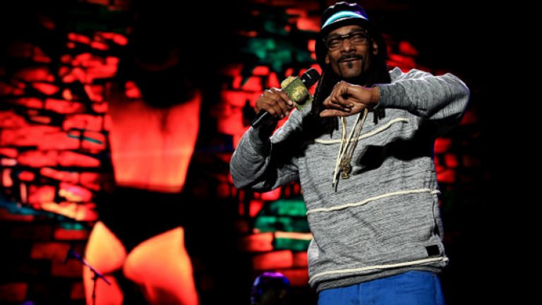 Snoop Dogg e номиниран и миналата година за най-добър реге албум за "Reincarnated", но отново си отива с празни ръце. Това обаче  е 16-тата му номинация, с което той се записва сред най-пренебрегваните музиканти от индустрията