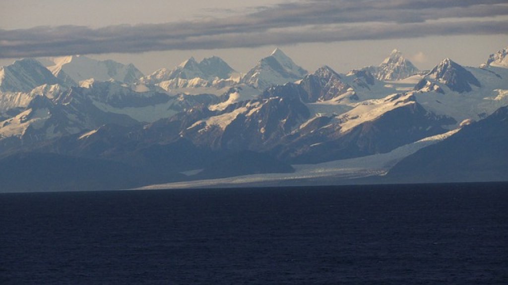 alaska-usa-top-pacific-ocean-the-glaciers