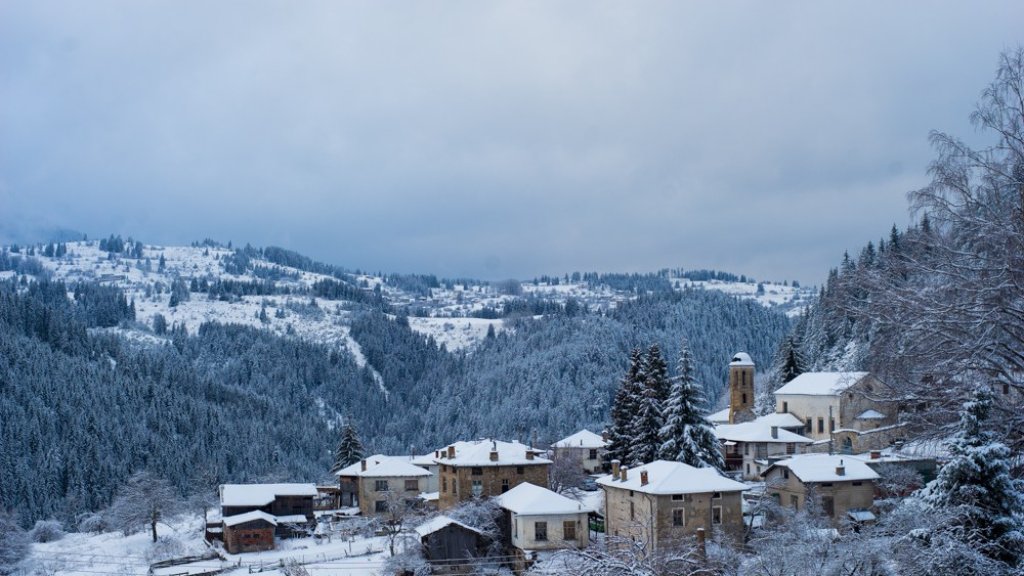 General view of the village. There are three valuable monuments in the village: three authentic Rhodope houses (Zgurovska, Uchikovska and Grigorovska house) and a church build in 1834.