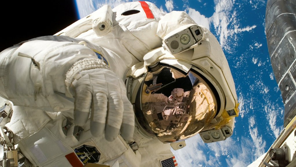 astronaut-11080_1920