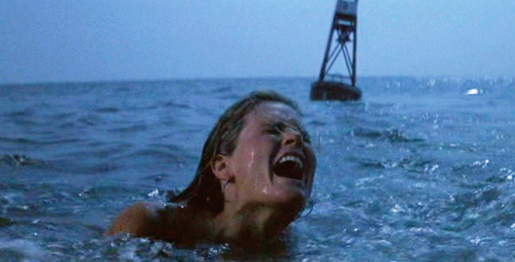 \"Челюсти\" (Jaws, 1974) 
Филмът, който не само даде началото на ерата на модерните блокбъстъри, но и даде страхотен старт на кариерата на Стивън Спилбърг, е перфектен в тази категория. Всички обожаваме мащабните плажни кадри и главният герой акула. 