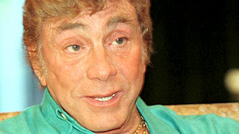 Въпреки разкопчаните си до пъпа ризи и кичозните златни ланци обаче, Боб  Гучоне се описваше като консервативен работохолик.