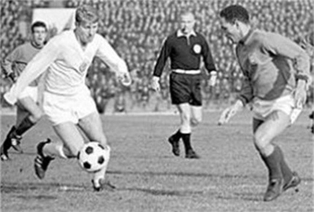 1965 г. Една от най-великите победи на България на футболния терен. Георги Аспарухов-Гунди носи успеха с 2:1 над Белгия, който ни праща на мондиала в Англия. 