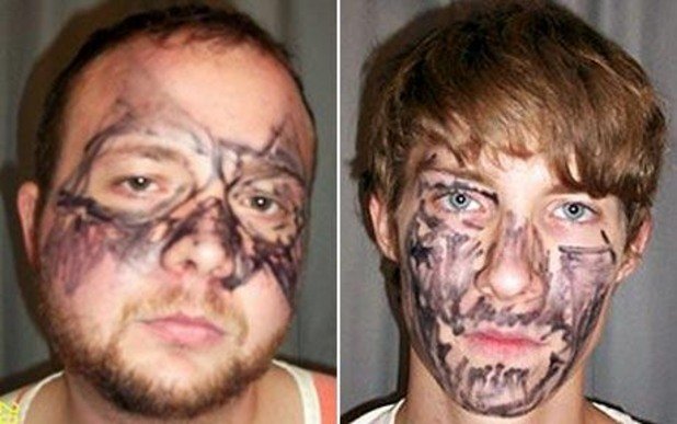 Матю Алън Макнийли и Джоуи Лий Милър бяха задържани в Айова, след като се опитаха да извършат обир с маски на лицата... нарисувани с маркер