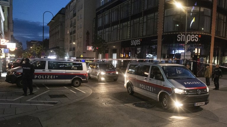 По думите на вътрешния министър Карл Нехамер зад атаката стоят "ислямистки терористи"