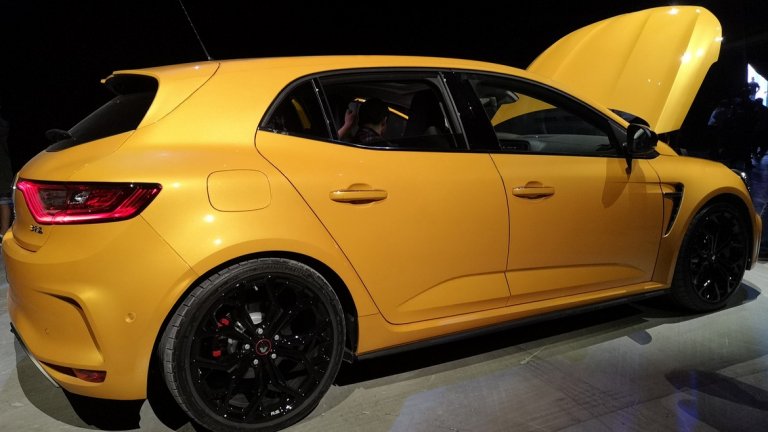 Фотогалерия: Renault MEGANE R.S. - това вече е спортна кола!