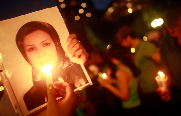 Снимката на Неда Солтани се превръща в лицето на протестите в Иран, защото всички са убедени, че това е Неда Ага-Солтан