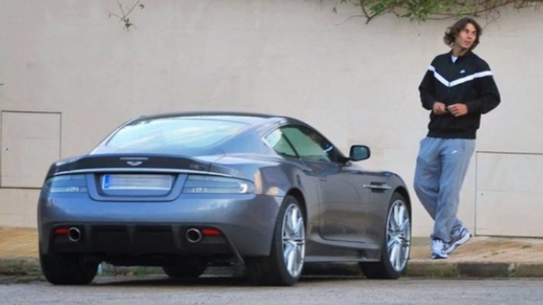 Рафа Надал също има Aston Martin в гаража си.
