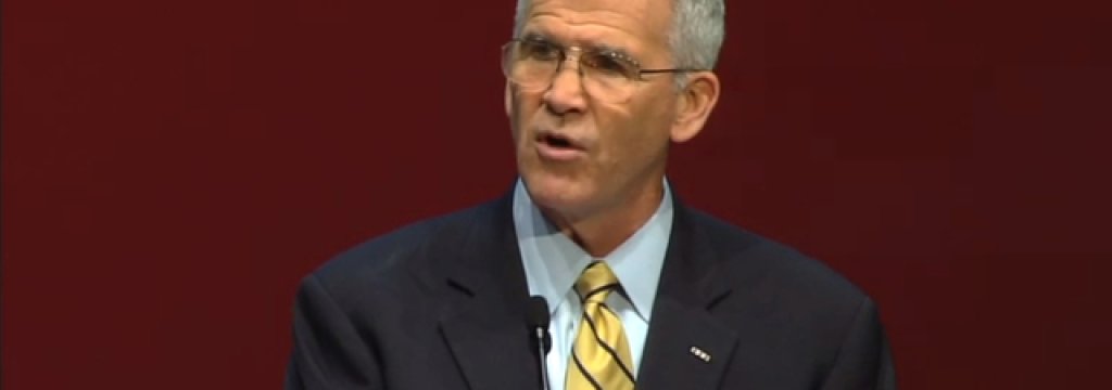 lt-col-oliver-north-members-banquet-2010_thumbnail