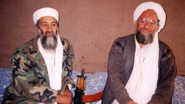 Осама бин Ладен и Айман аЛ Зауахири се запознават в средата на 80-те години на XX век в Пешавар, където се борят срещу съветската армия