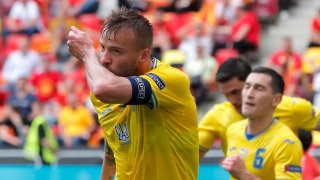 Драма с две изпуснати дузпи и три гола между Украйна и Северна Македония