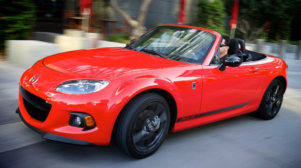 Mazda MX-5 Miata (2005-2014)
Макар и да е по-голяма от предшествениците си, новата Miata остава вярна на дизайна  на марката. Новия модел разползага с 2-литров двигател, мощност 167 к.с. и  шестскоростна ръчна трансмисия. За покрива съществува вариант за избор между стандартен ръчно прибиращ се гюрук и механично задвижващ се твърд покрив