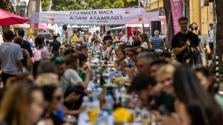 "ГОЛЯМАТА МАСА" отново опъва трапезата - този път от цели 120-метра