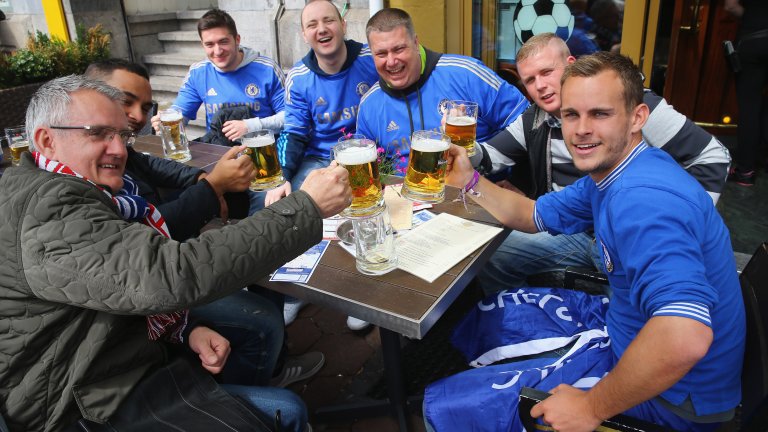 Градът започна кампания за ограничаване на пияните британски туристи