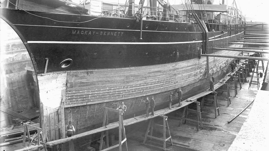 1280px-CS_MacKay-Bennett_in_Dry_Dock,_Halifax,_Nova_Scotia,_Canada,_between_1885_and_1922