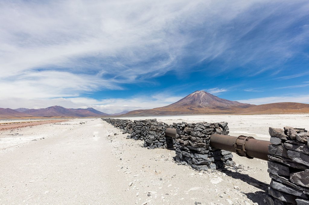 Gasoducto_junto_a_la_B-145,_Chile,_2016-02-09,_DD_36