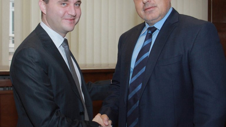 "Наивно и смешно е да се мисли, че някой друг освен Бойко Борисов може да бъде премиер", каза Владислав Горанов