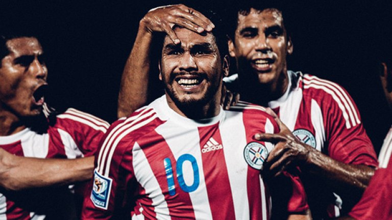 Нападателят бележи 10 гола в 44 мача за Парагвай, но не сбъдва мечтата си да играе на световно първенство. 