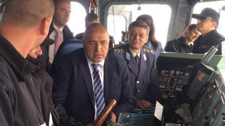 Борисов се появи на морско учение срещу нелегални мигранти