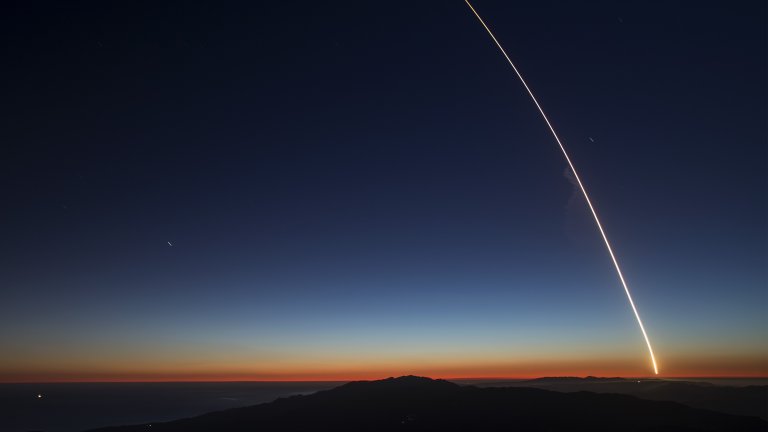 Астрофотографът Даниел Лопес отива да снима кометата NEOWISE, но се прибира с кадри на SpaceX