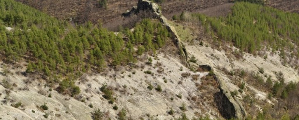 Формите, образувани от тукашните скали, показват артистизма, който природата е проявила, създавайки това място.