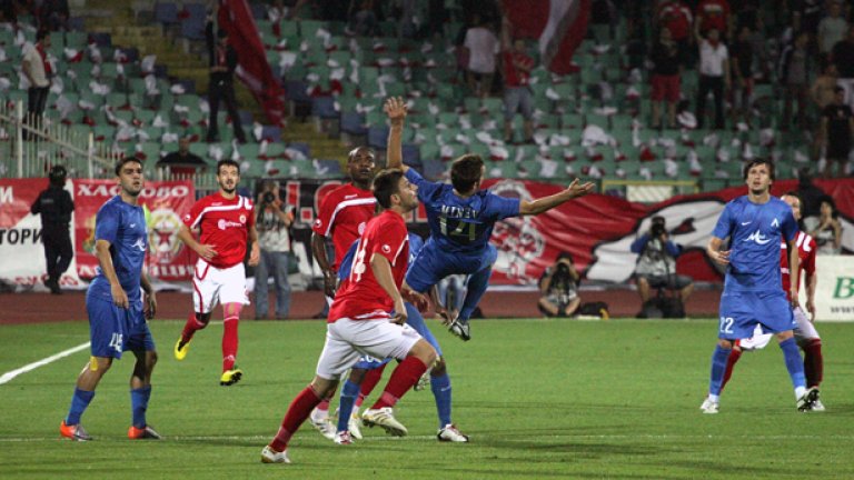 ЦСКА - Левски се превърна в най-идиотския мач