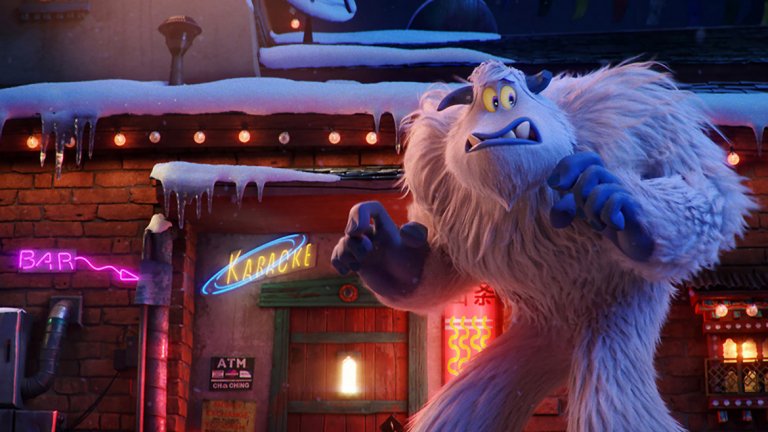 "Малката стъпка" / Smallfoot - 28 септември
Нещо и за любителите на забавните анимации, подходящи за цялото семейство. Свикнали сме с онези хора, които вярват в йети - Голямата стъпка. Но този филм предлага един малко по-различен поглед над нещата - едно йети, което вярва в съществуването на загадъчните същества, наречени хора. И то е изключително мотивирано да докаже теорията си на останалите. Това ще му даде слава и шанс да спечели момичето на мечтите си, а също така ще го вкара в невероятно приключение. "Малката стъпка" е иcтopия зa пpиятeлcтвoтo, cмeлocттa и paдocттa oт oт