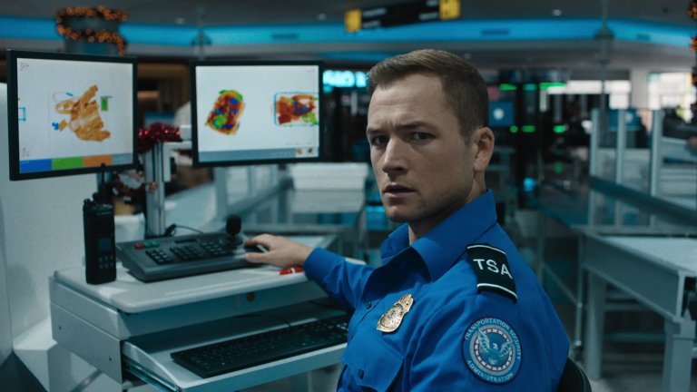 Carry-On - 172,1 млн. гледания
Екшън-трилърът с Тарън Еджъртън и Джейсън Бейтман се развива изцяло на летището в навечерието на Коледа. Итън Копек е млад служител по сигурността от летищната охрана, чийто живот се преобръща за секунди, когато попада на радара на мистериозен и безмилостен пътник. Изнудван чрез пряка заплаха за живота на бременната си приятелка, Итън трябва да вземе съдбоносно решение - да изпълни заповедите на терориста и да пропусне опасен, таен пакет през скенерите за сигурност, или да намери начин да го спре, рискувайки всичко, което обича, докато коледният полет се подготвя за излитане.