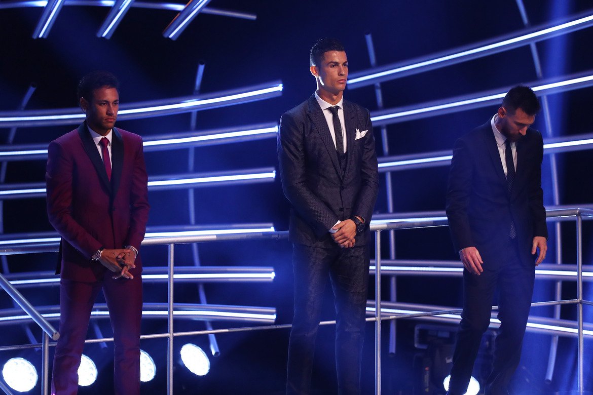 Челната тройка в подреждането на ФИФА: Роналдо, Меси и Неймар