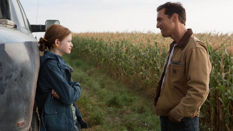 8. Фермер
Това отново е работа, в която сам си си шеф. Някои фермери също така имат удоволствието да работят със своето собствено имущество, така че какъв е проблемът да си сипеш едно? Разбира се, работата със земята е изключително трудна, стресираща и изморителна физически. Доходите зависят основно от нещо непредвидимо като времето и има много неща, които могат да се объркат. Затова е нормално, че 9% от фермерите злоупотребяват с алкохола. 
 На снимката: фермерът от "Интерстелар"