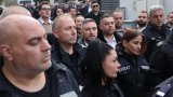 Привърженици на Ахмед Доган опитаха да влязат в бившия му дом