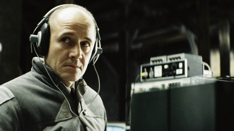 „Животът на другите"
Това е още един филм с „Оскар" за чуждестанно кино, който няма нужда от особено представяне. Разказва се за последните години на Източна Германия. Агент на тайната полиция наблюдава писател и любимата му. Без да усети, той става обсебен от живота им.