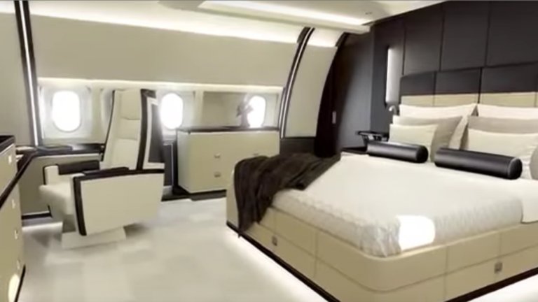 Самолетът на президента Енрике Пеня Нието има и спалня.