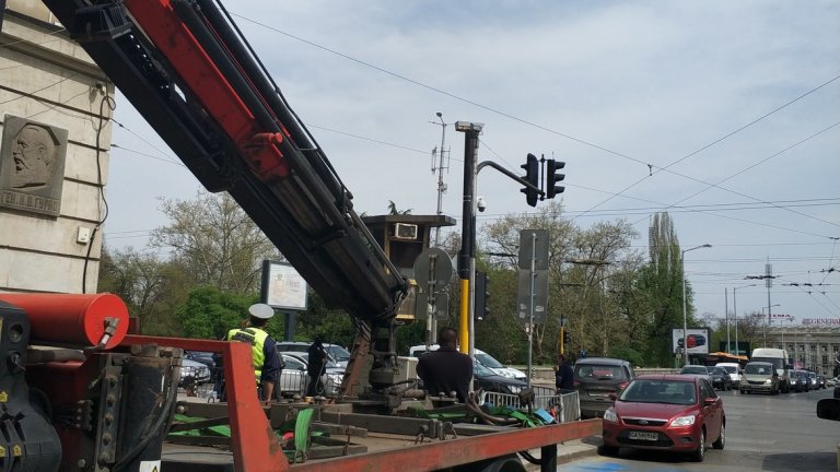 Движението в района на бул. "Васил Левски" беше затруднено в продължение на повече от 2 часа след ареста на Иванчева