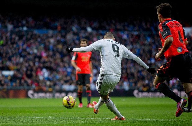 Карим Бензема, Реал Мадрид
Един от най-добрите нападатели в света, но Карим явно вече не е необходим на Реал. Арсенал или Манчестър Юнайтед – още е рано да се каже.