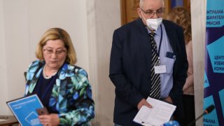 Технически проблеми и сигнали за нередности наложиха прекратяването на машинното гласуване във Велико Търново