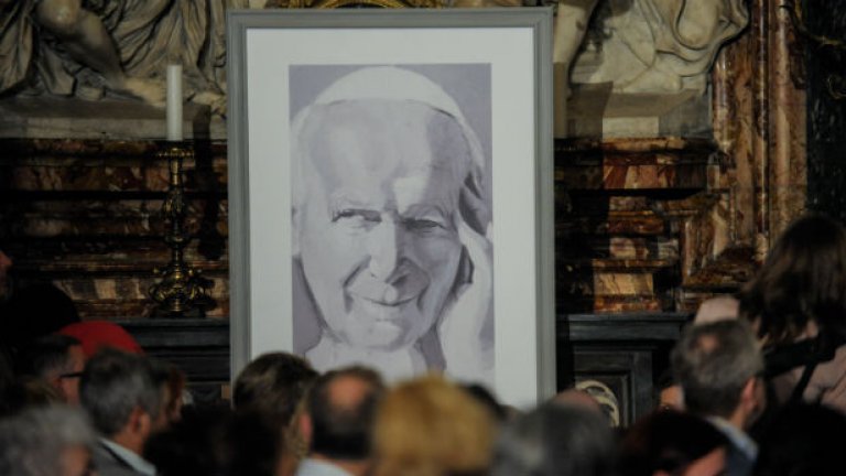 Папа Йоан Павел II е с митичен статус още приживе в родната Полша