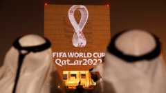 Обяснено: Как Катар плаща на фенове да ходят на мачове и да докладват негативни коментари
