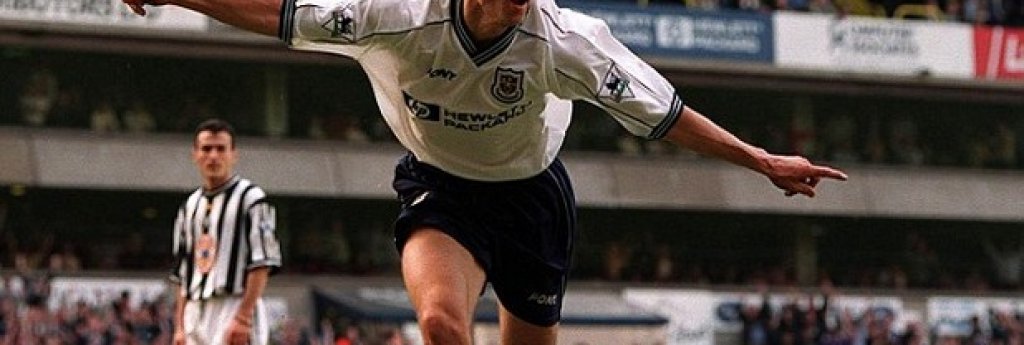 Юрген Клинсман
Тотнъм (1994-1995 и 1997-1998 под наем)
Много често се забравя, че Клинсман беше вече на 30 години, когато премина в Тотнъм, а преди това беше играл в Щутгарт, Интер и Монако. Той първо вкара 30 гола за един сезон, което му осигури култов статут сред феновете, а когато се върна под наем продължи да вкарва и спаси Тотнъм от изпадане.