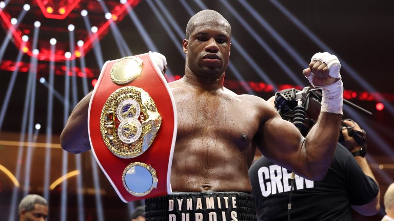 Баща му отказваше да го храни, а той за малко да ослепее на ринга, но сега посяга към поясите на Усик