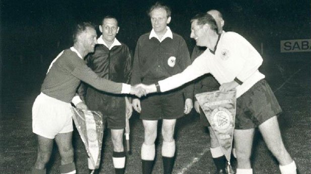 Нападателят изведе Бундестима като капитан до световната титла през 1954 г.