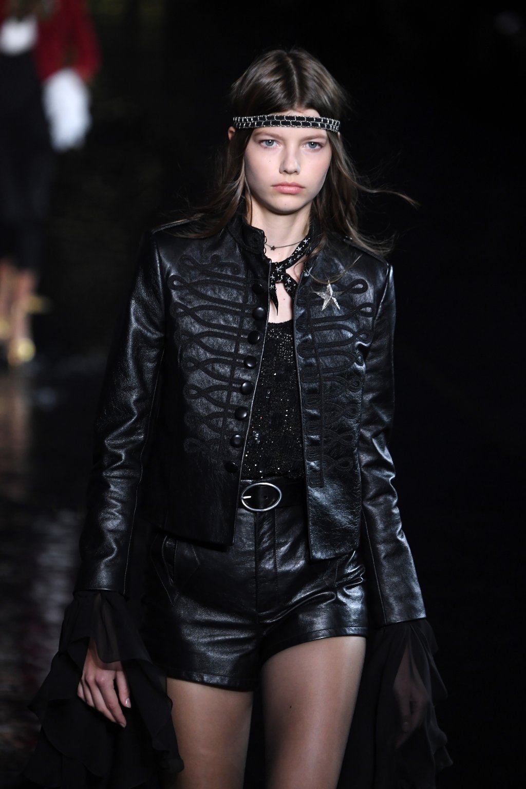 Модел на YSL за сезон пролет-лято 2019 година