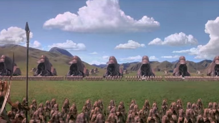 Драмата на сблъсъка обаче е нарушена от комедийния елемент в битката между армията на дроидите и тази на извънземните гунгани, част от които е и мразеният от много фенове Джар Джар. На всичкото отгоре проследяваме и как кралица Амидала опитва да проникне в кралския дворец, което създава още по-голяма каша за следене от страна на зрителя.