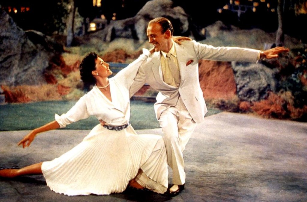 “The Band Wagon” (1953) 
Фред Астер и Сид Чарис танцуват под лунна светлина в Сентръл Парк в този чудесен филм за застаряваща сценична звезда, която се готви за триумфално завръщане. 