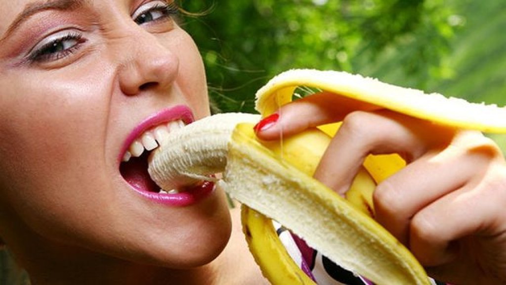 health-freelee-banana-girl-credits-extreme-fruit-diet