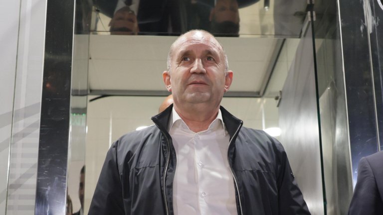 Лидерът на "Прогресивна България" говори пред медиите