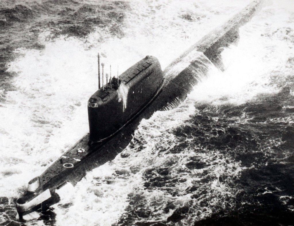 1280px-Submarine_Hotel_II_class