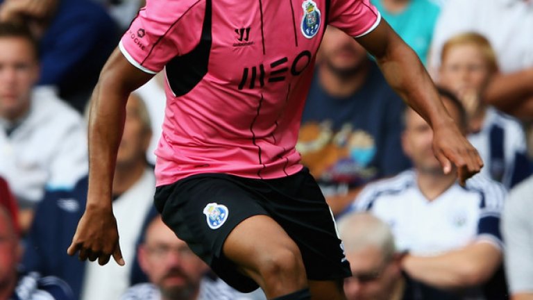 Нападател: Ясин Брахими, Порто

Нисичкият нападател вкара гол и асистира за още едно при победата на Порто над испанския Атлетик Билбао. 