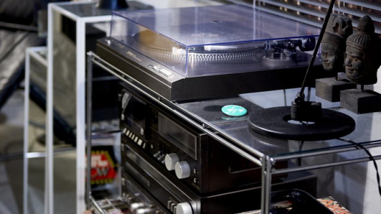 Самата марка е основана още през 1943 година от Ингвар Кампрад, който днес е сред най-богатите хора на планетата